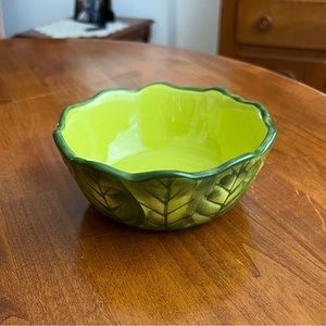 MINT!! Unique, fun 6" ceramic bowl with leaf detailing in pretty shades of green
